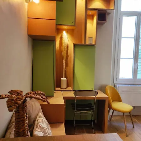 아파트 Superb Apartment, Air-conditioned, Parking *